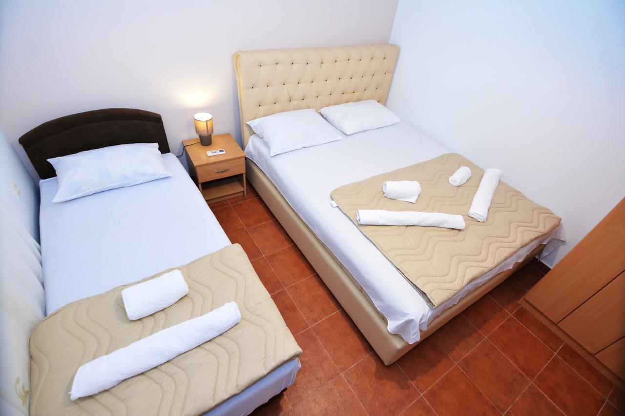 Apartments Jovana Petrovac エクステリア 写真