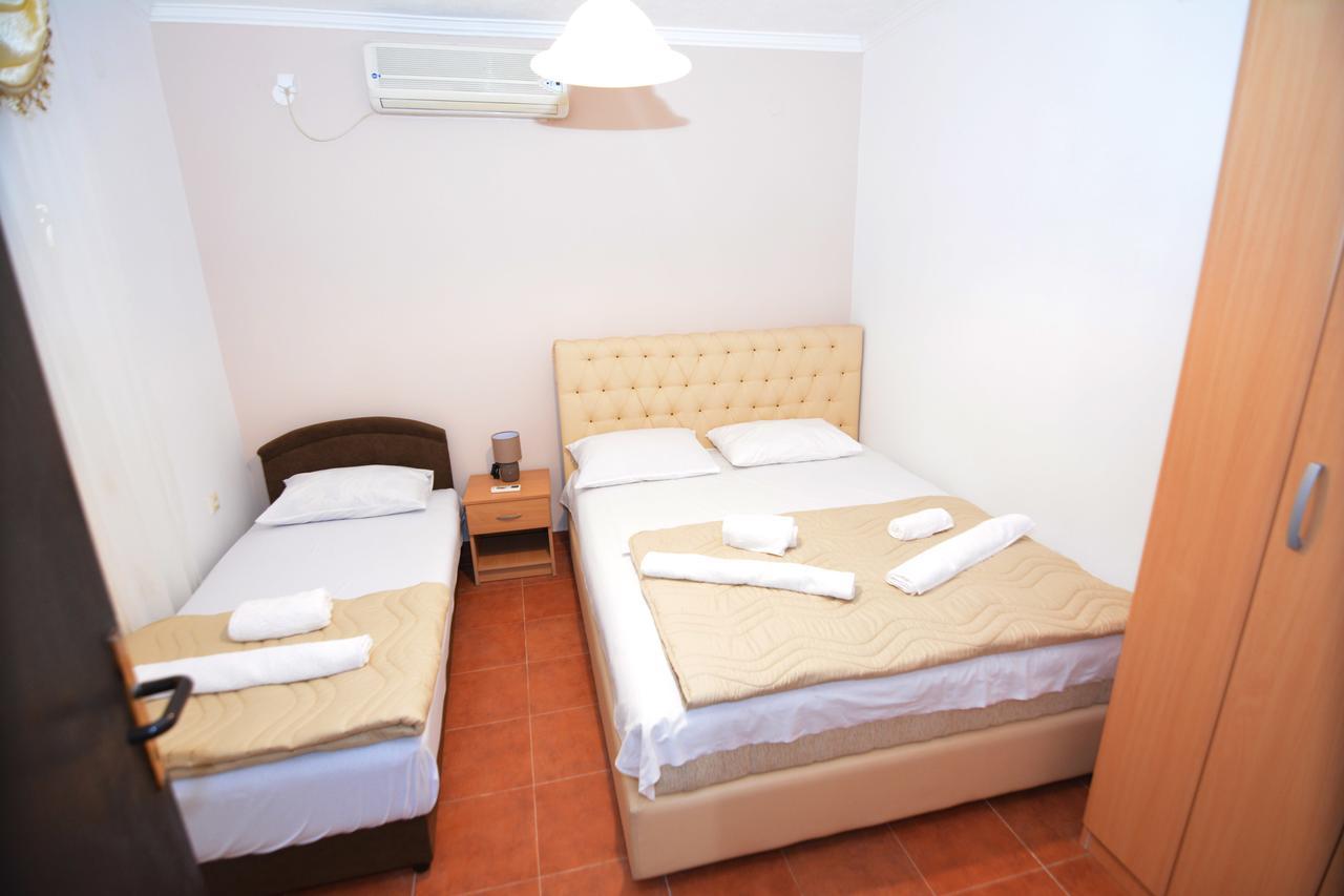 Apartments Jovana Petrovac エクステリア 写真