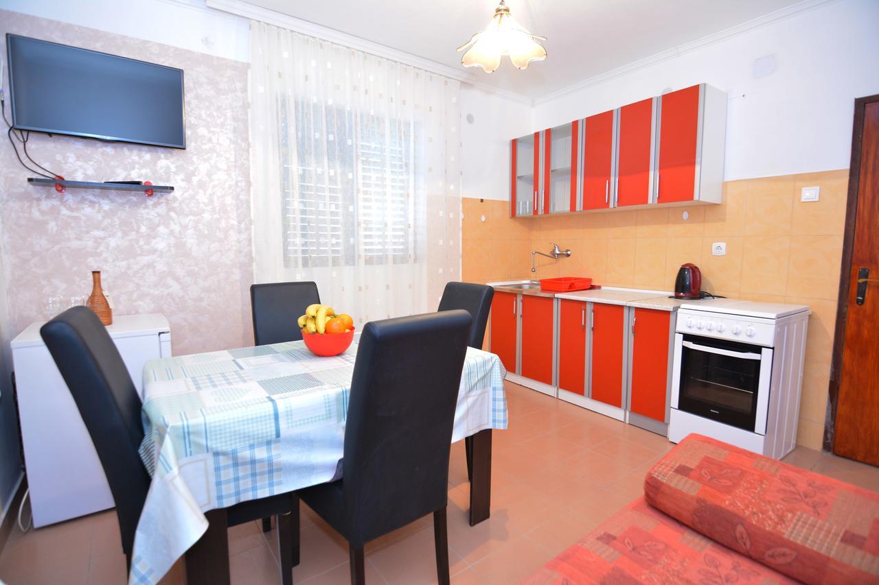 Apartments Jovana Petrovac エクステリア 写真