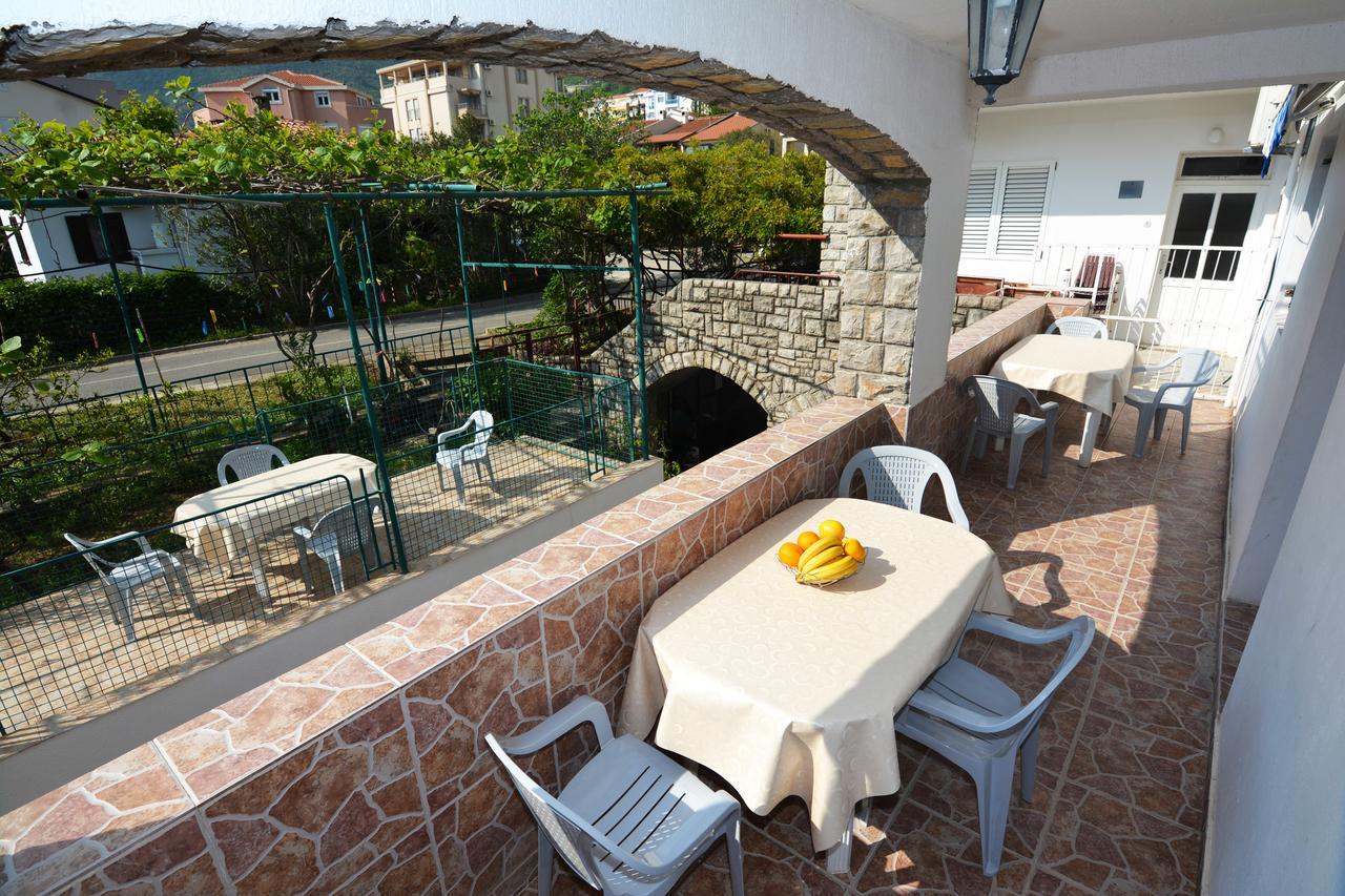 Apartments Jovana Petrovac エクステリア 写真