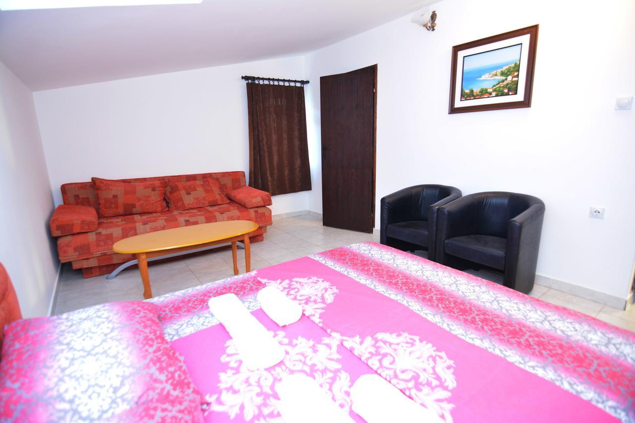 Apartments Jovana Petrovac エクステリア 写真
