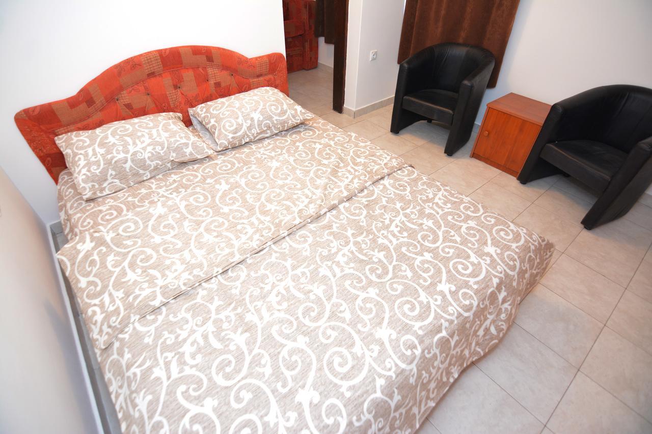 Apartments Jovana Petrovac エクステリア 写真