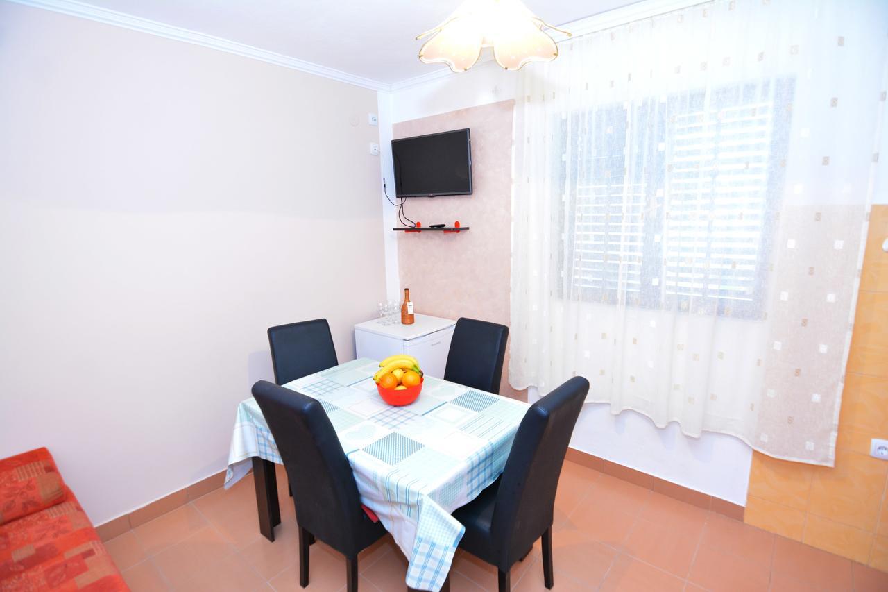 Apartments Jovana Petrovac エクステリア 写真