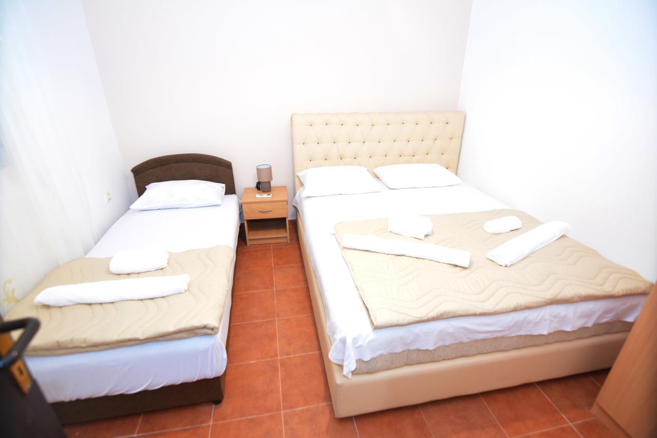 Apartments Jovana Petrovac エクステリア 写真