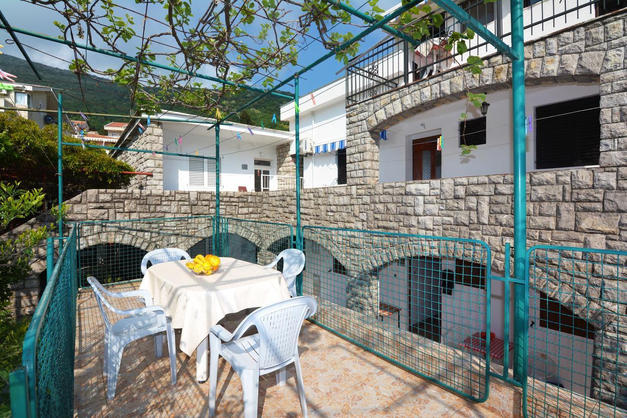 Apartments Jovana Petrovac エクステリア 写真